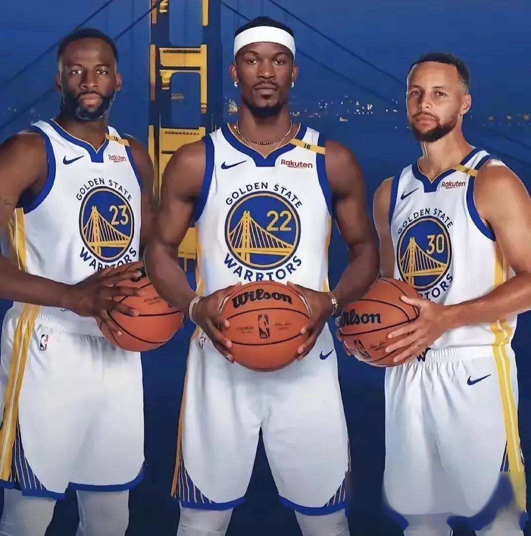 持四后卫横 持四后卫横